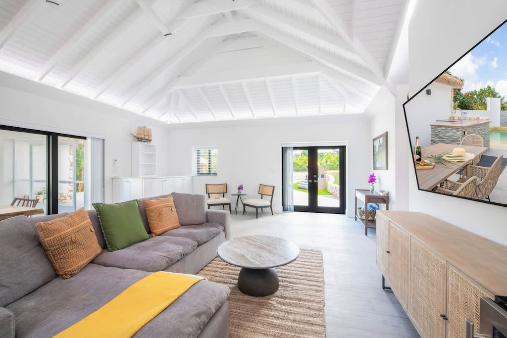 Mastic Cana Cottage Living AreaMastic Cana Cottage Master Bedroom