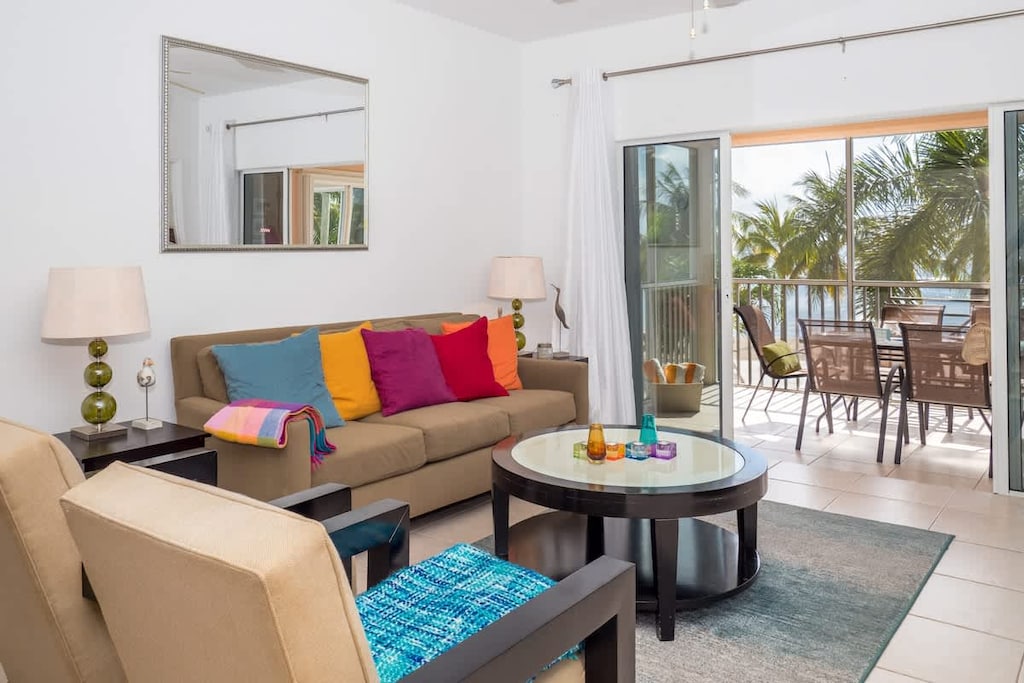 Colonial Kai - Living Area