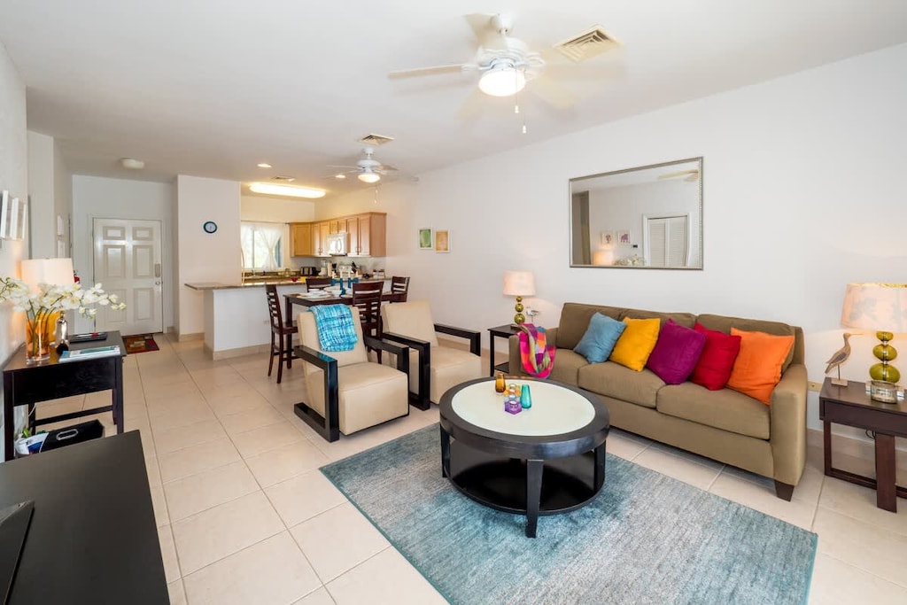 Colonial Kai - Living area