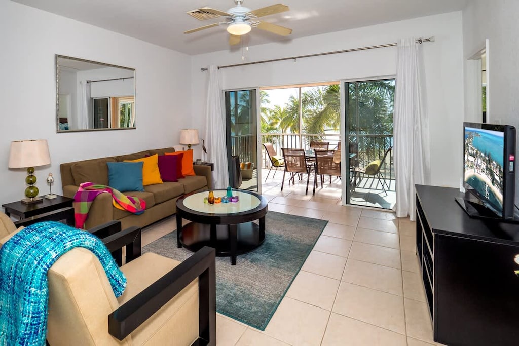 Colonial Kai - Living area