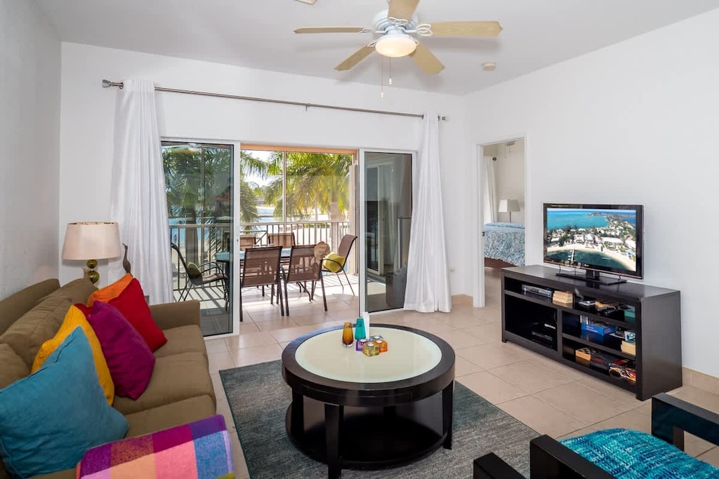 Colonial Kai - Living area