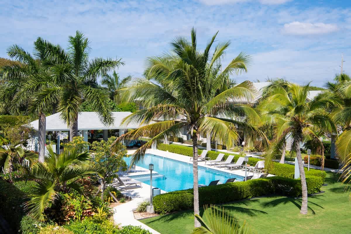 Summertime Suites pool