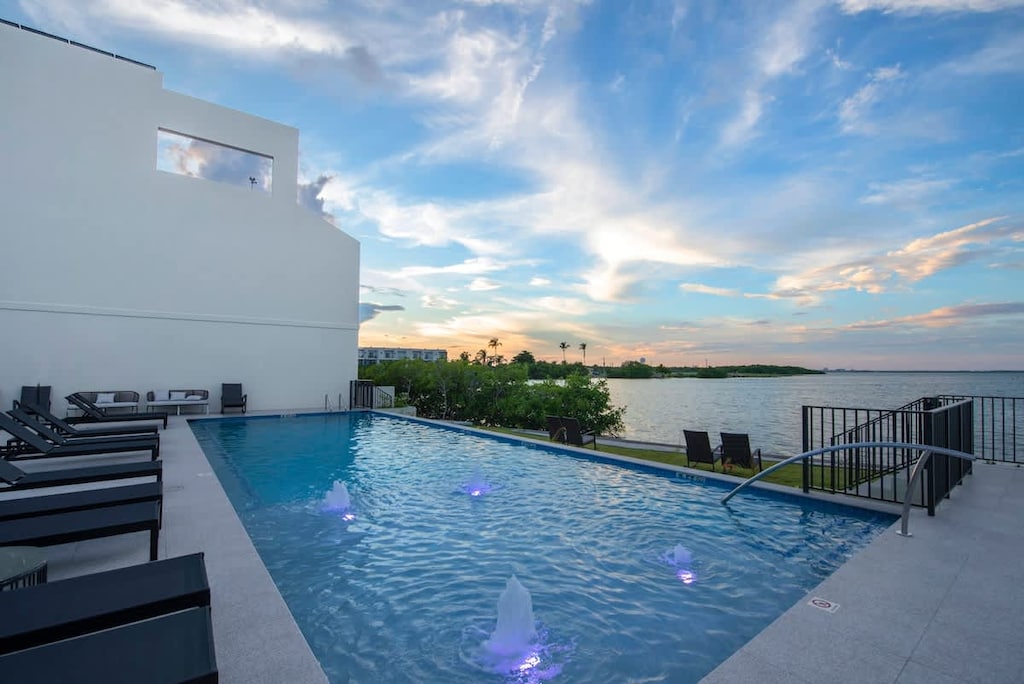 Allure #22 Pool
