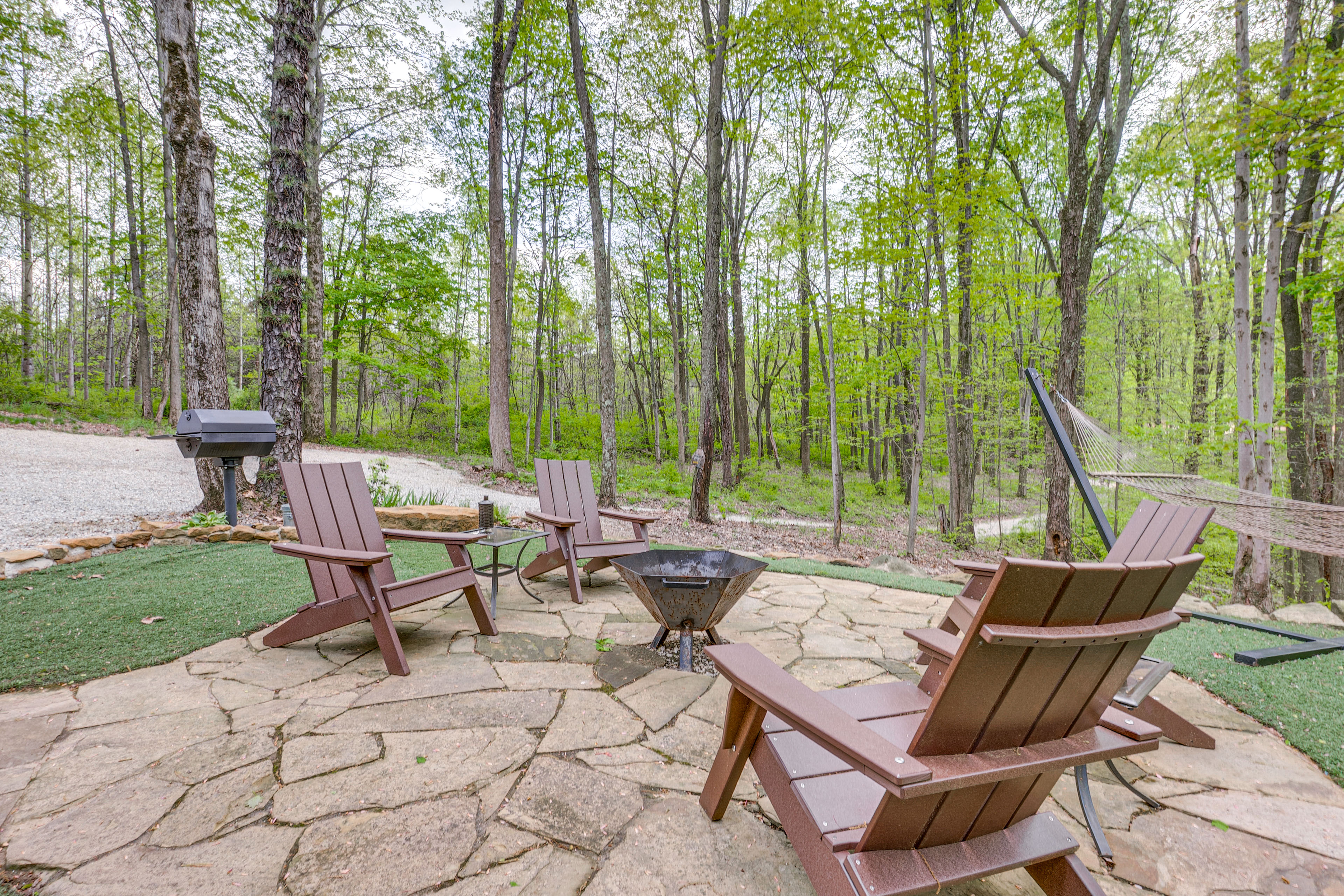 Hocking Hills 'Social Distance Cabin' w/ Hot Tub
