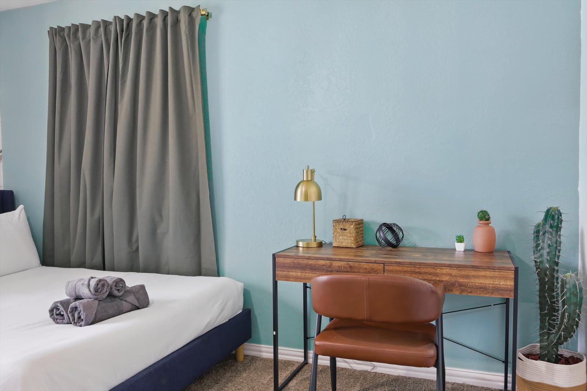 Country Living x Backyard Pool Oasis (4-BD/2-BA)