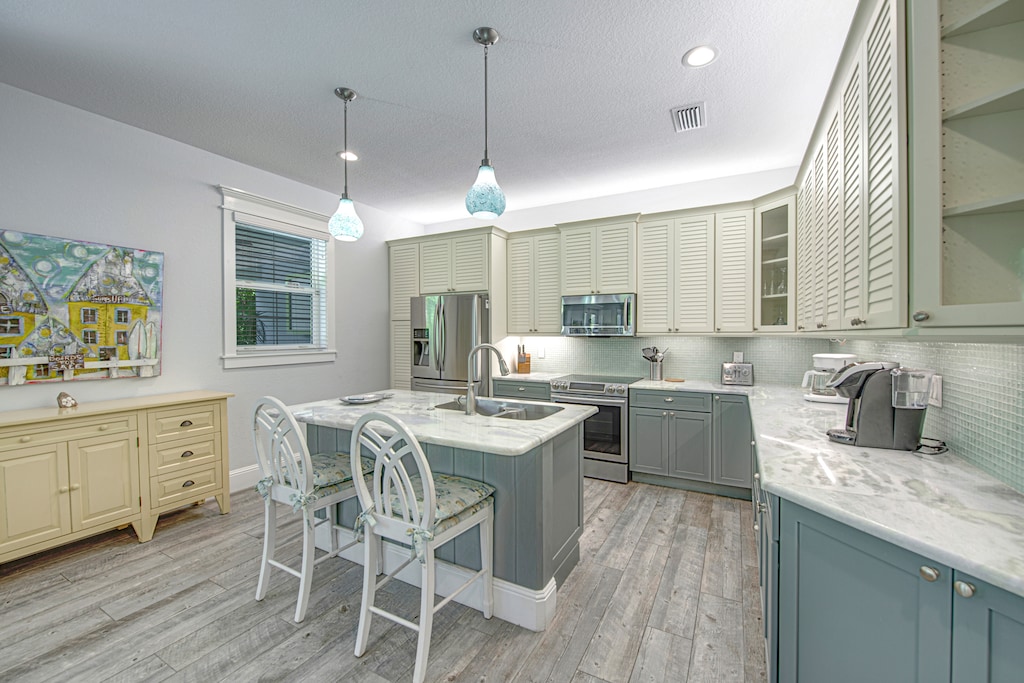 Kitchen Countertop Bar