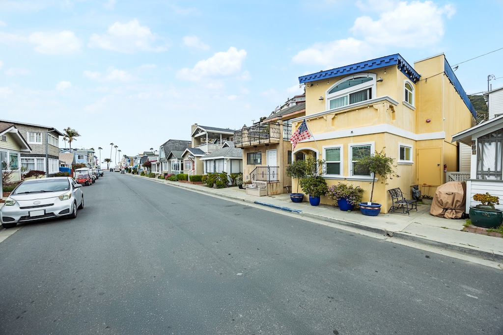 232CL - Front of House