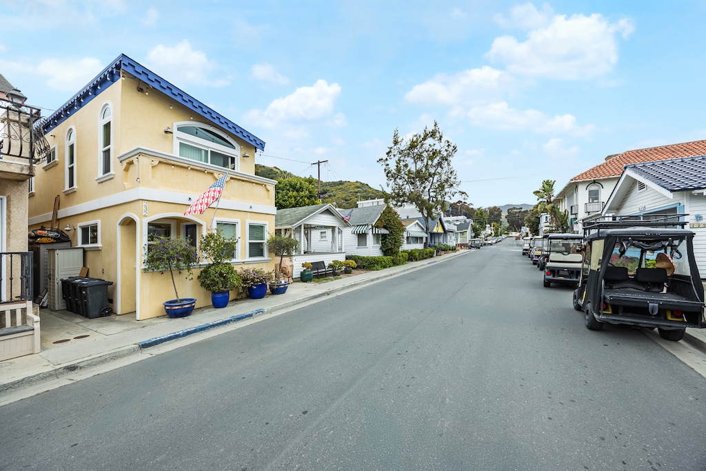 232CL - Front of 232 Claressa