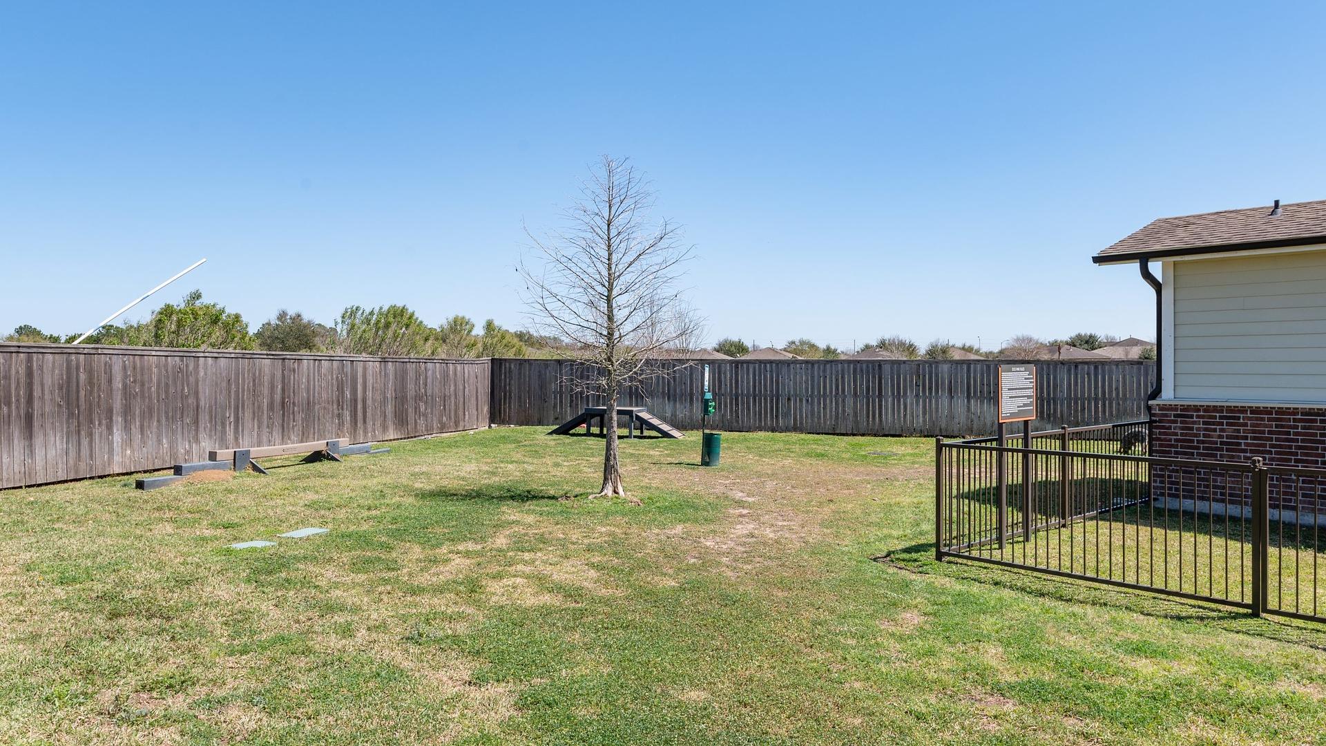 Amazing 2BD, Courtyard, Clubhouse Amazing 2BD, Courtyard, Clubhouse