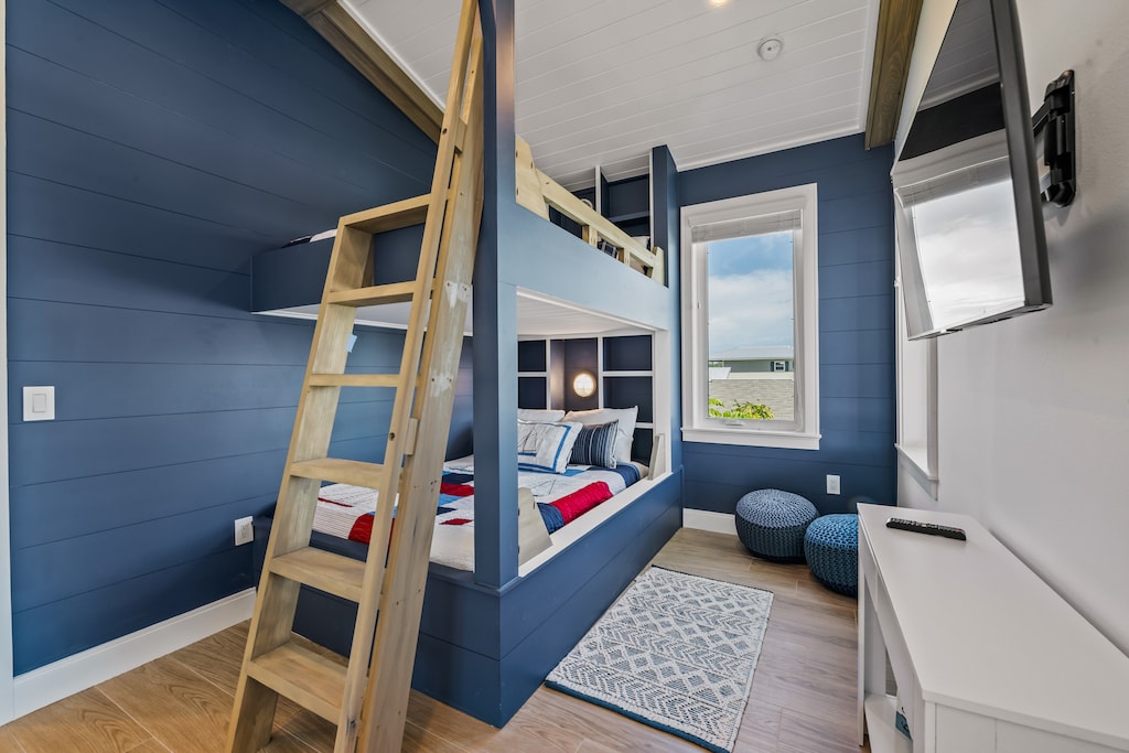 Additional Bedroom - Twin/Twin Bunk