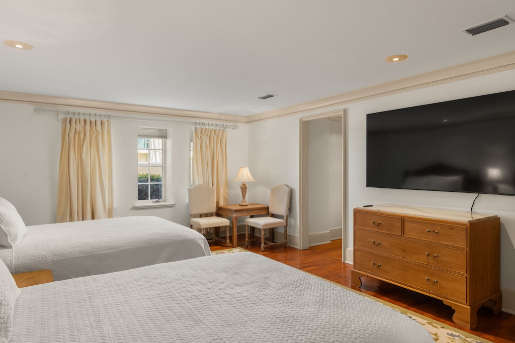 Queen Bedroom x2 (ground level)