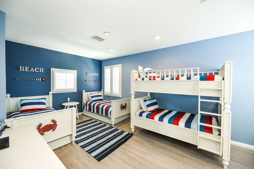 Fifth Bedroom, Two Singles, Twin/Twin Bunk