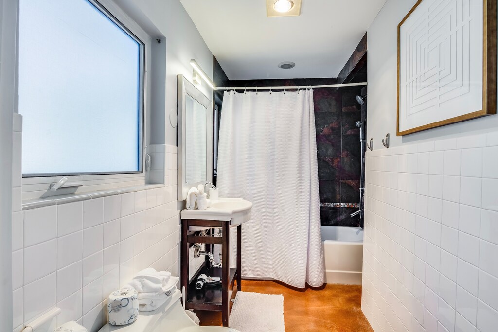 Second Bathroom, Ensuite