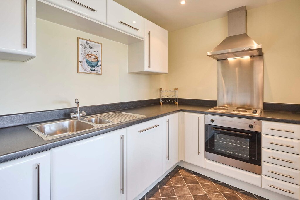 Newport House Apartment, Worcester - Host & Stay