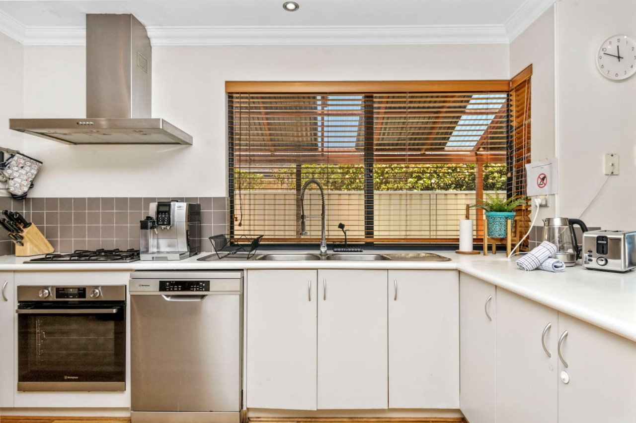 Serenity and Style - Your Ashby Getaway Awaits