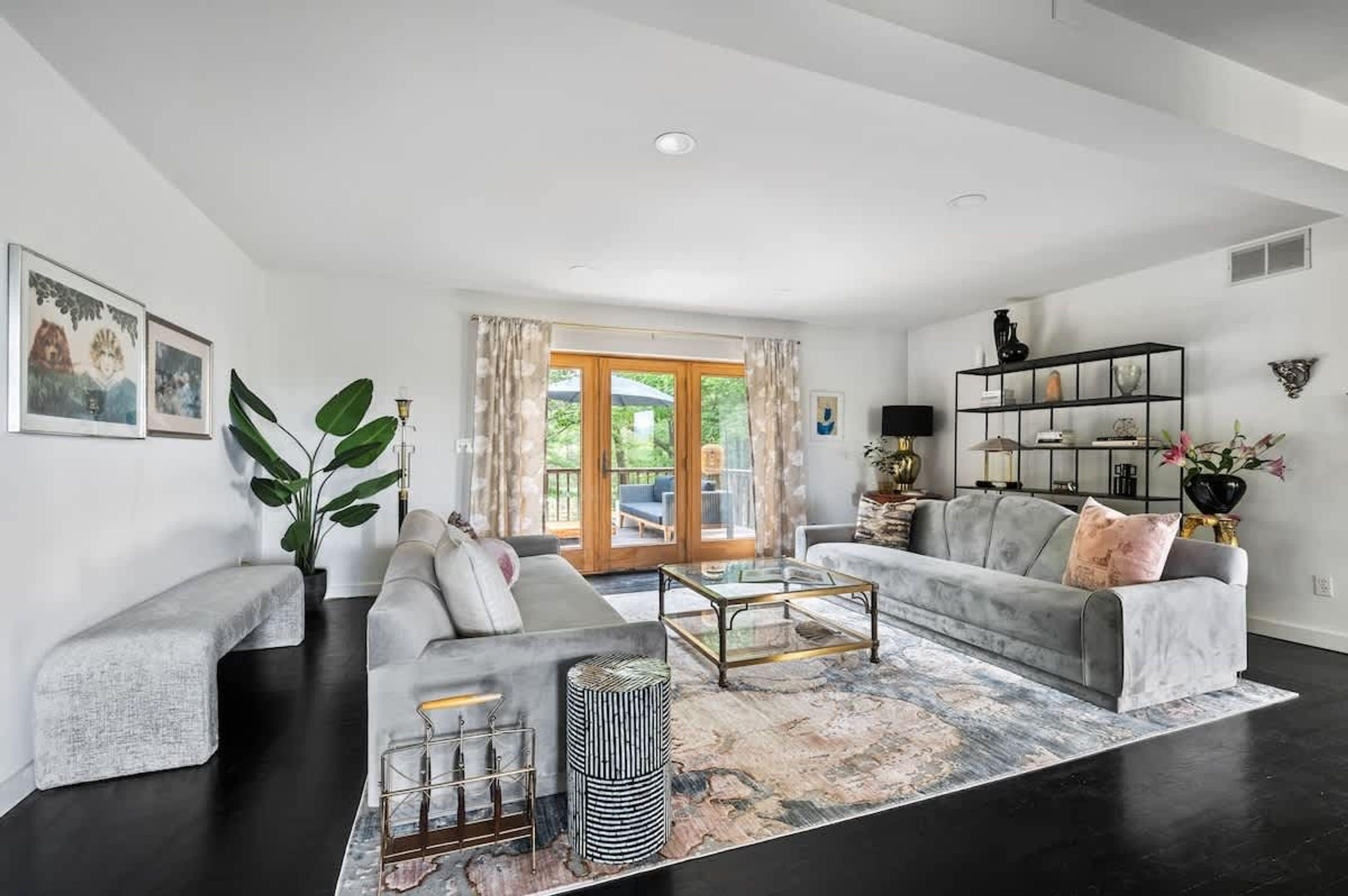 Catskill Estate w epic views   hot tub