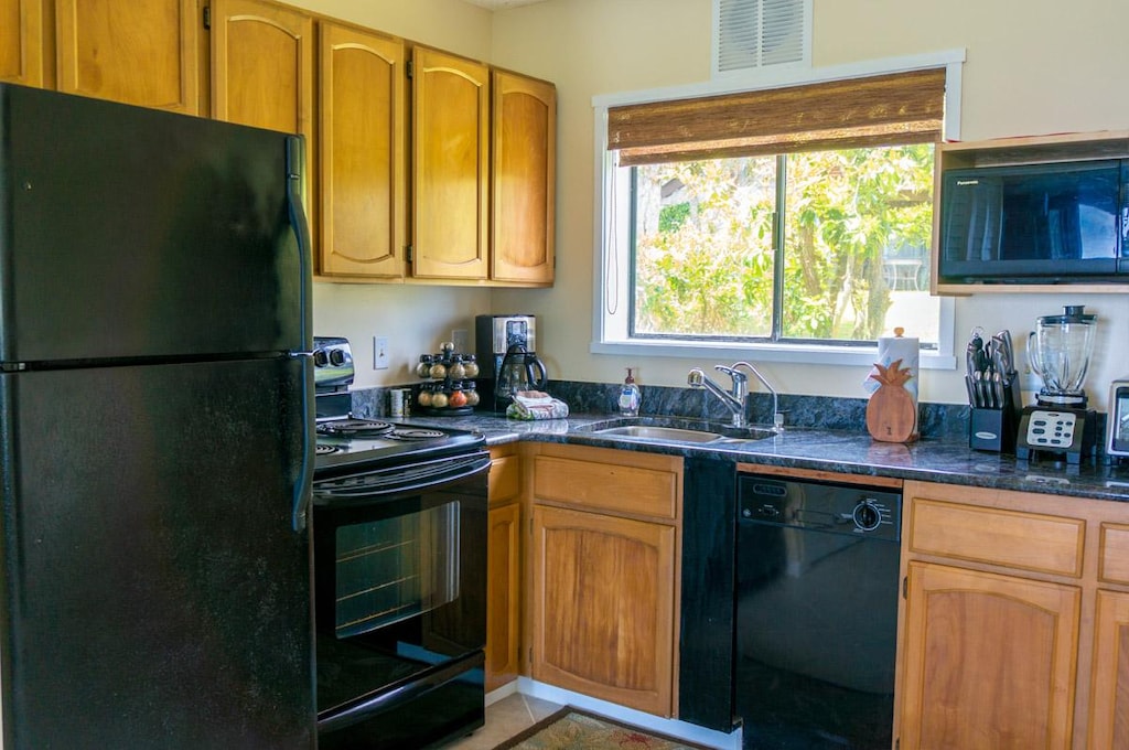 Sealodge G4 | Sealodge Kauai condos | The full kitchen offers all the amenities of home 
