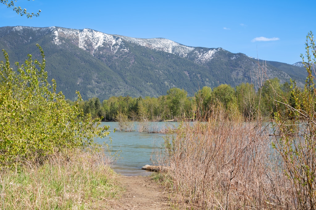 Public Fishing Access within Walking Distance | Flathead River | Exterior