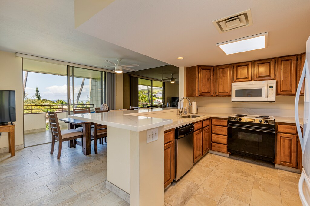 Kitchen dining area is great for visiting