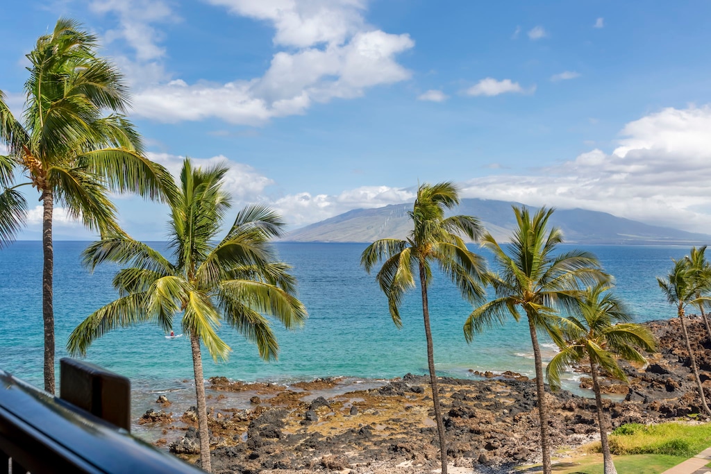 Ocean and mountain view from the lanai!