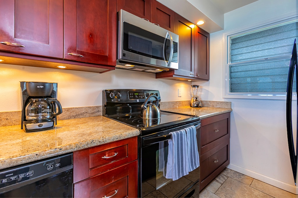 Fully Equipped Kitchen with Microwave