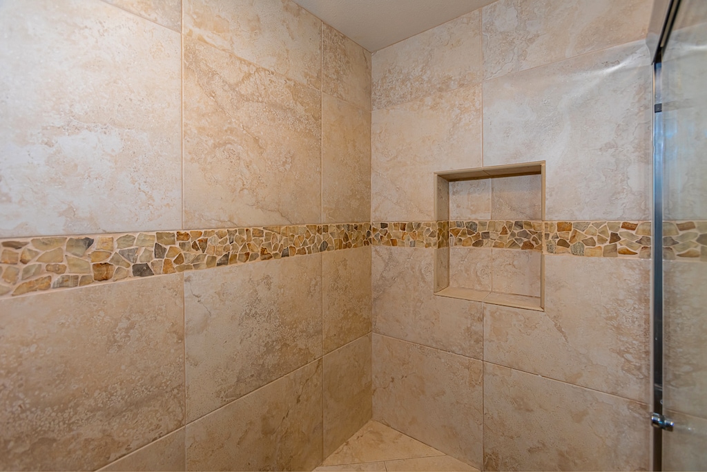 Primary Bath enSuite Walk