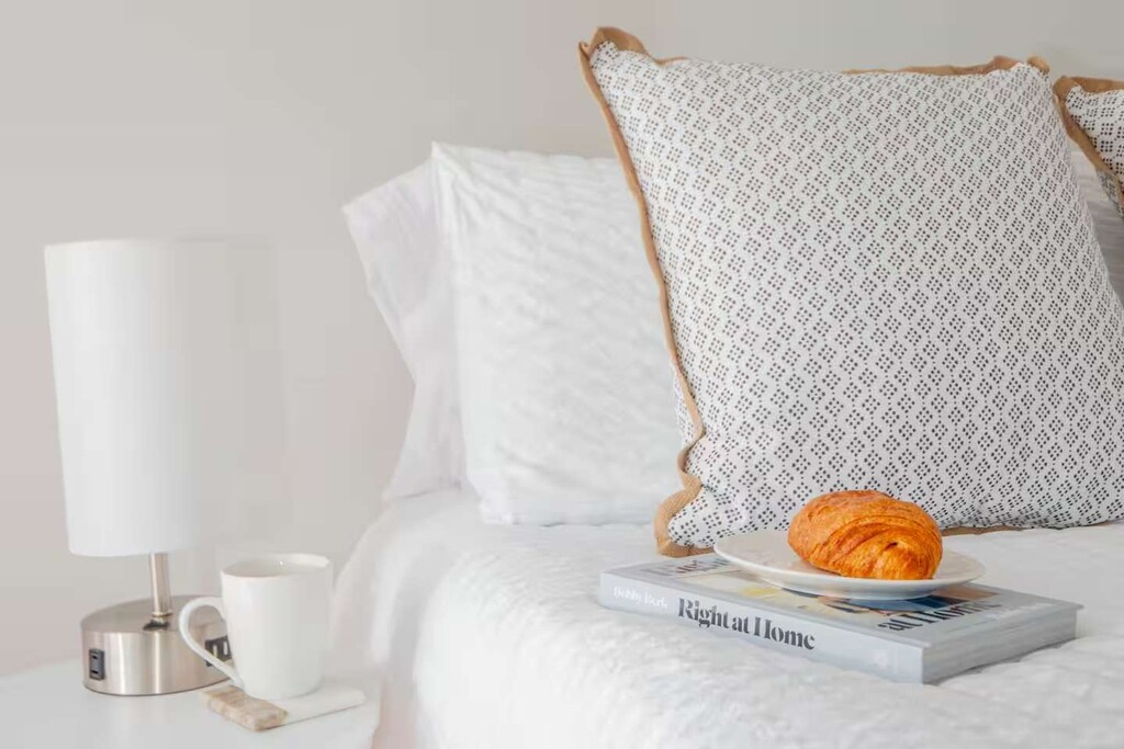 Enjoy your morning breakfast with a homey-feel!