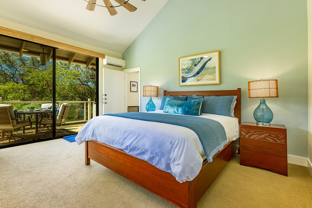 Huge Primary Bedroom Suite with Access to the Lanai