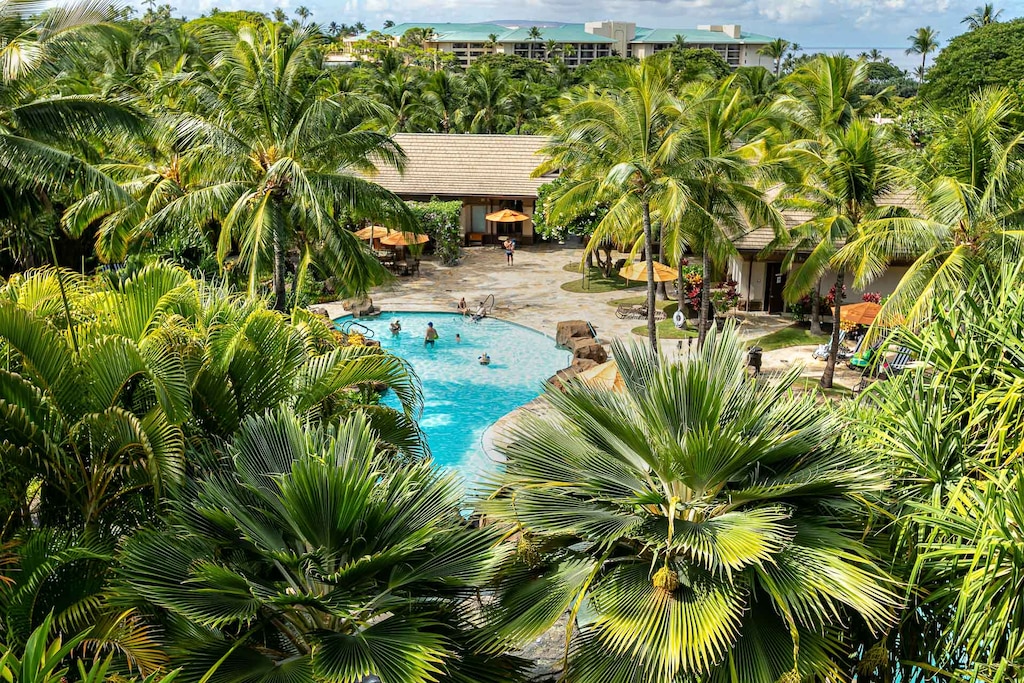 Tropical poolside oasis perfect for all ages