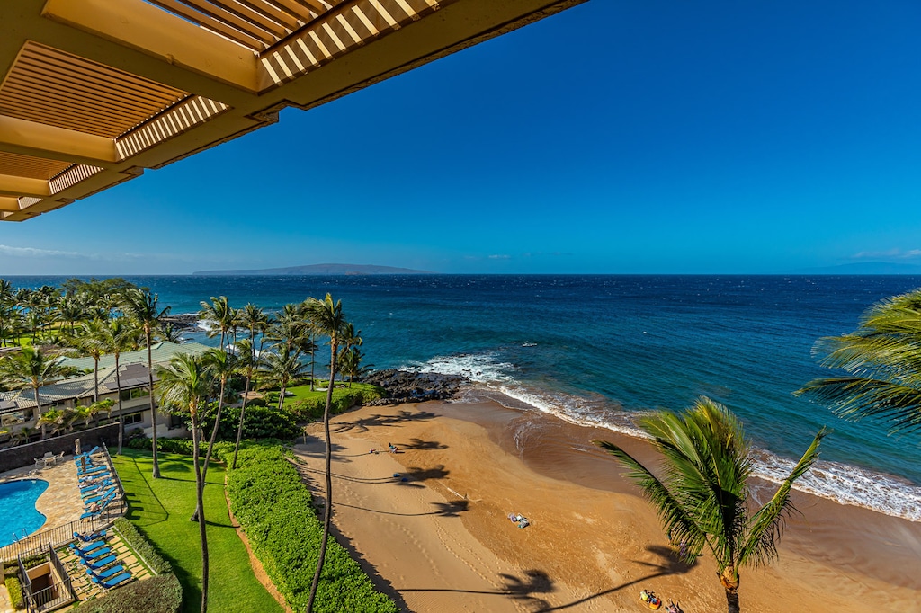 Enjoy the Maui breeze on the private lanai. 