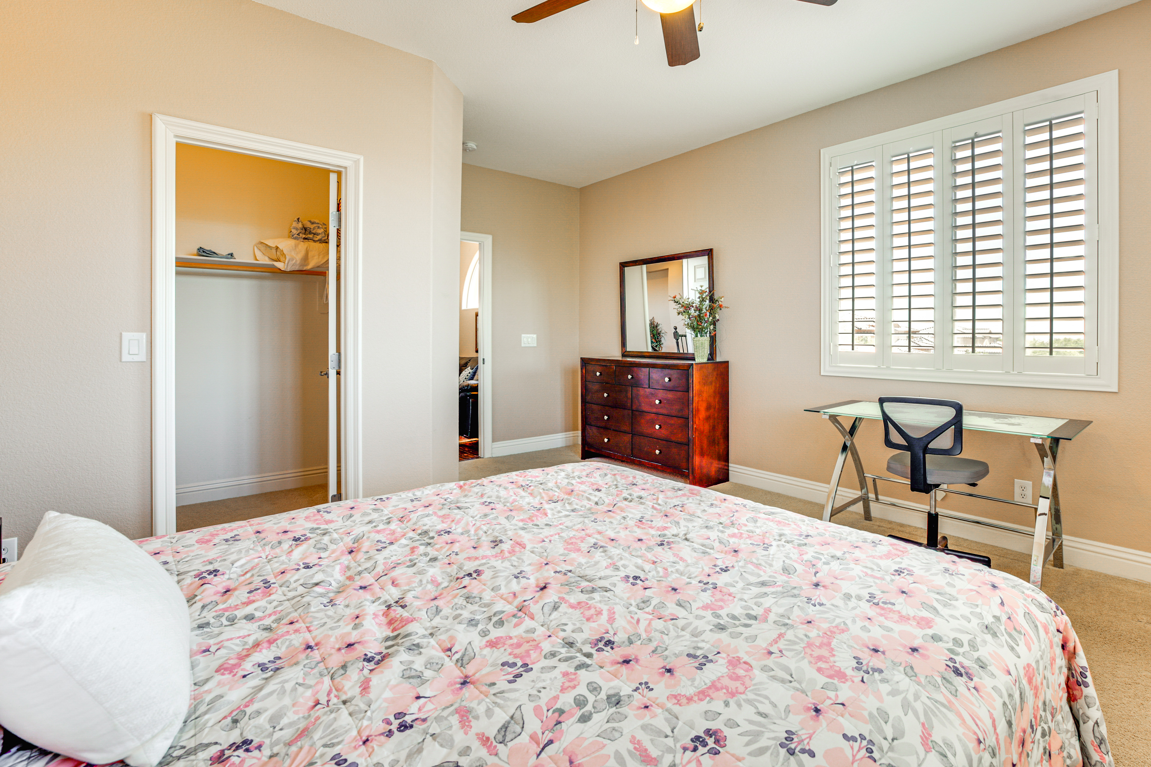 Las Vegas Escape w/ Private Outdoor Paradise