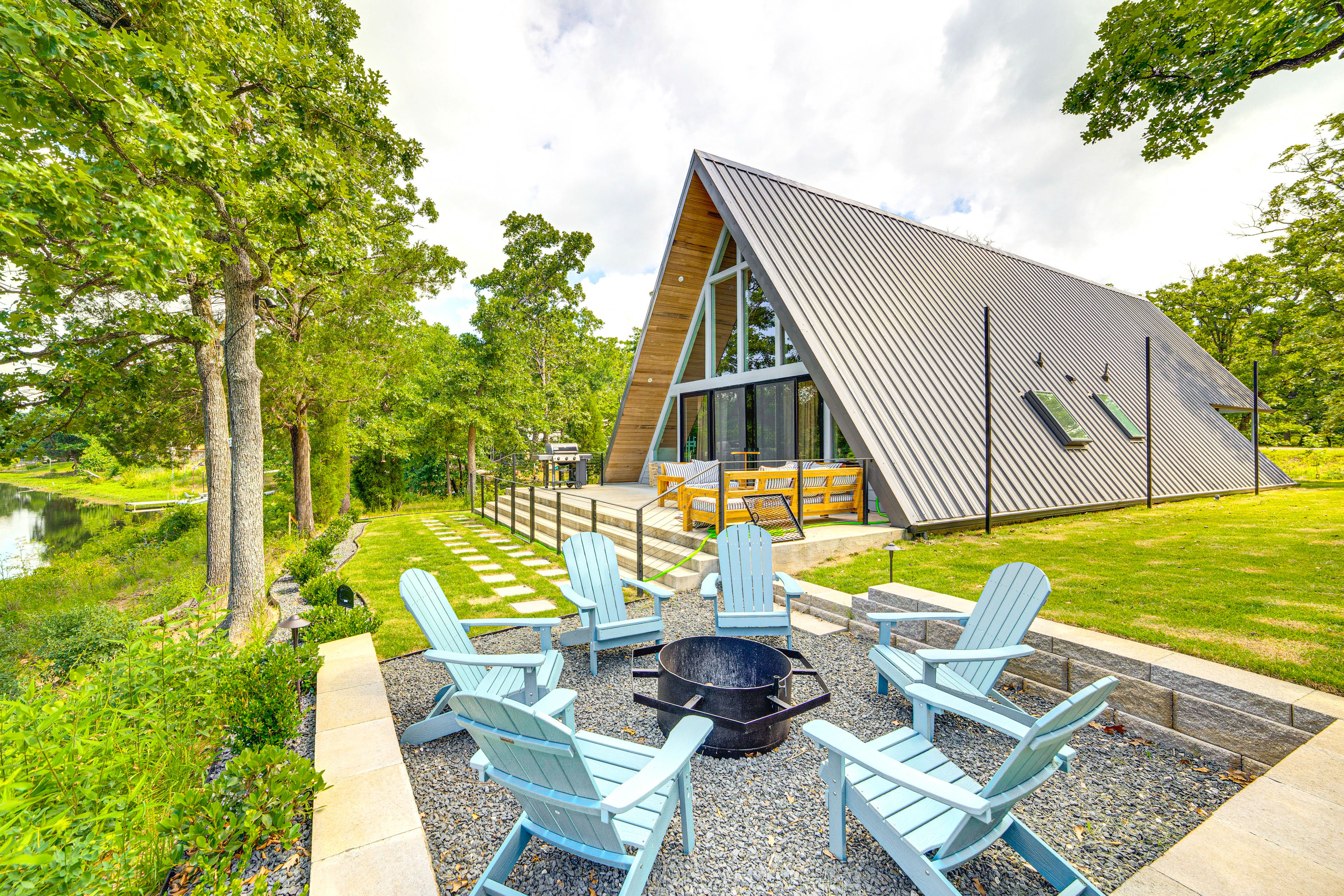 A-Frame Cabin w/ Deck Near Cedar Creek Lake