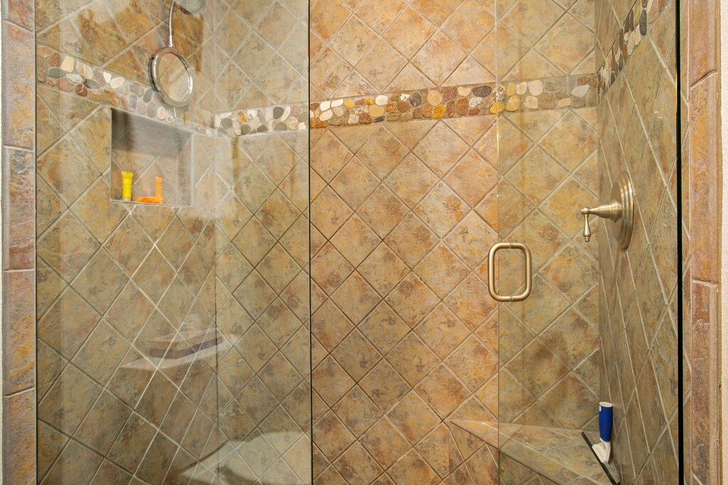 Primary Bathroom en-suite