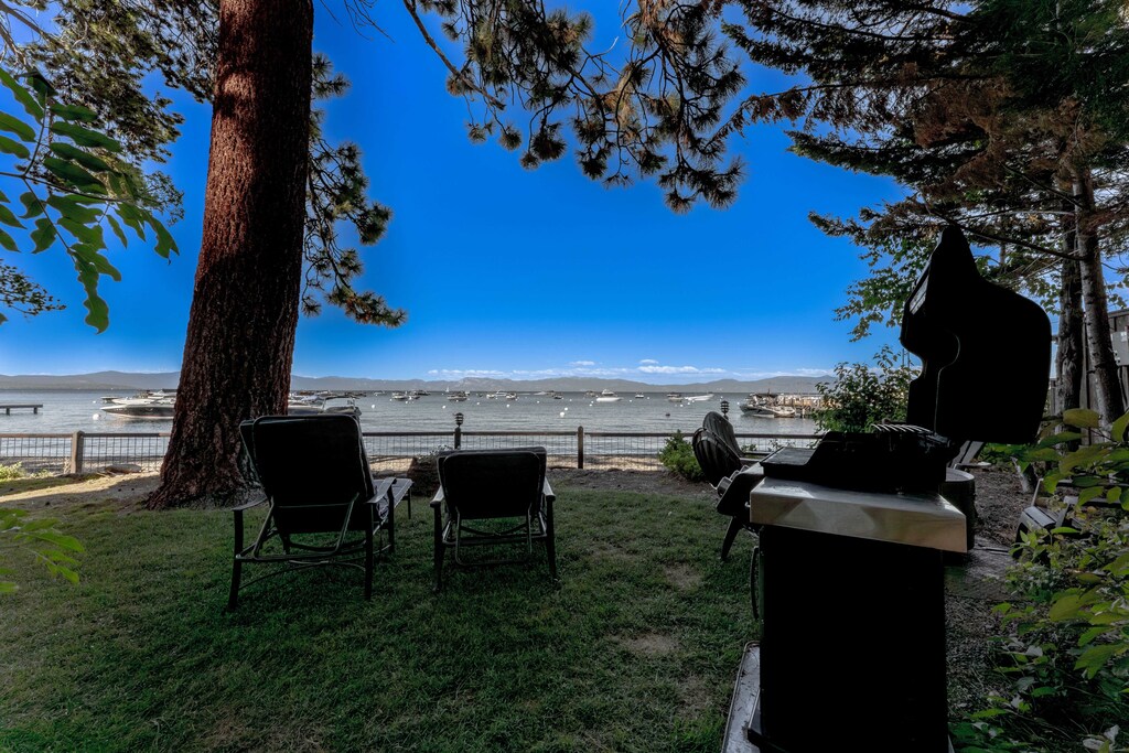 Exterior: Backyard area, patio, fire pit, gas bbq, beach access