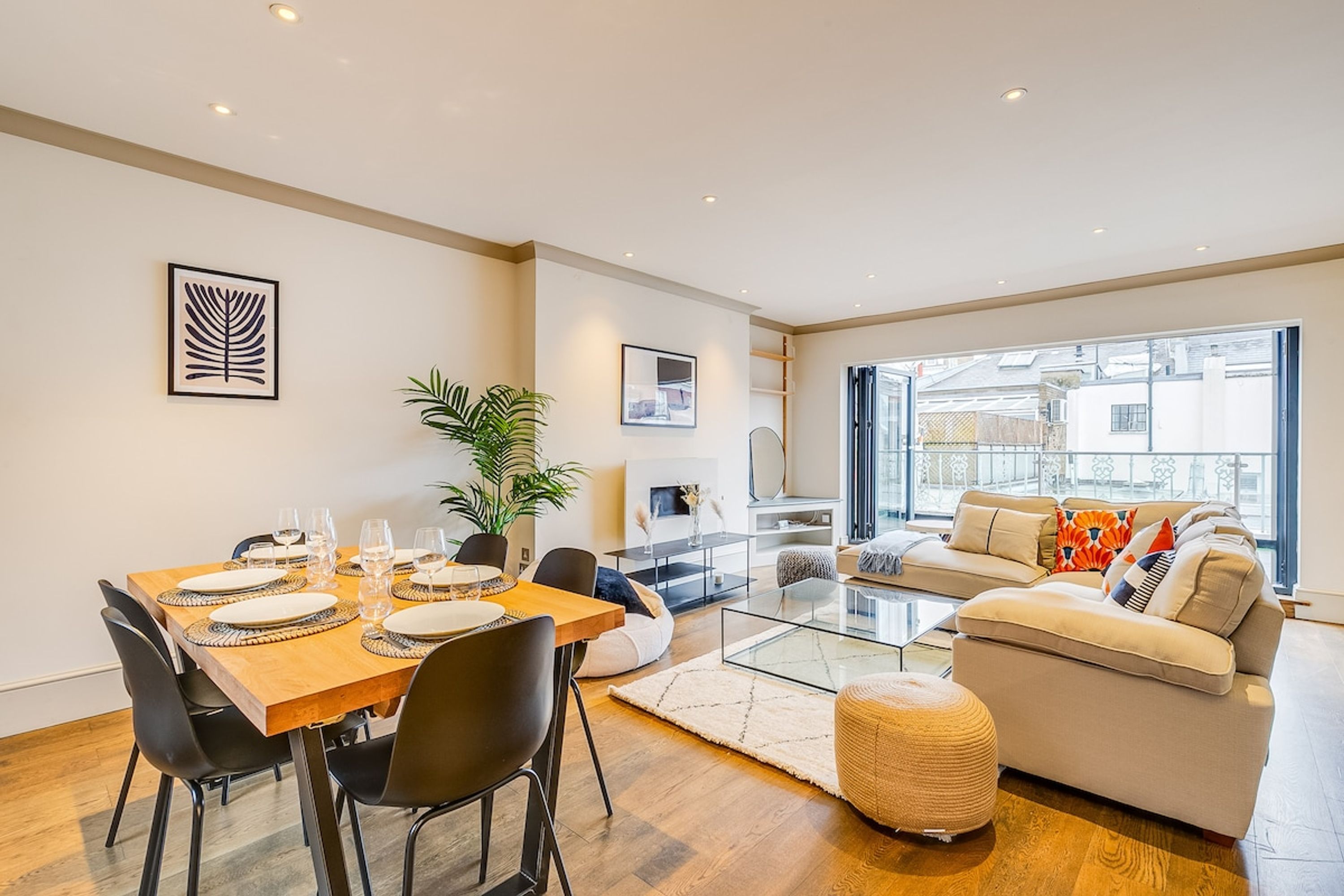 Property Image 1 - Charming Spacious 5 Bed Mews House - Kensington Property Image 1 - Charming Spacious 5 Bed Mews House - Kensington