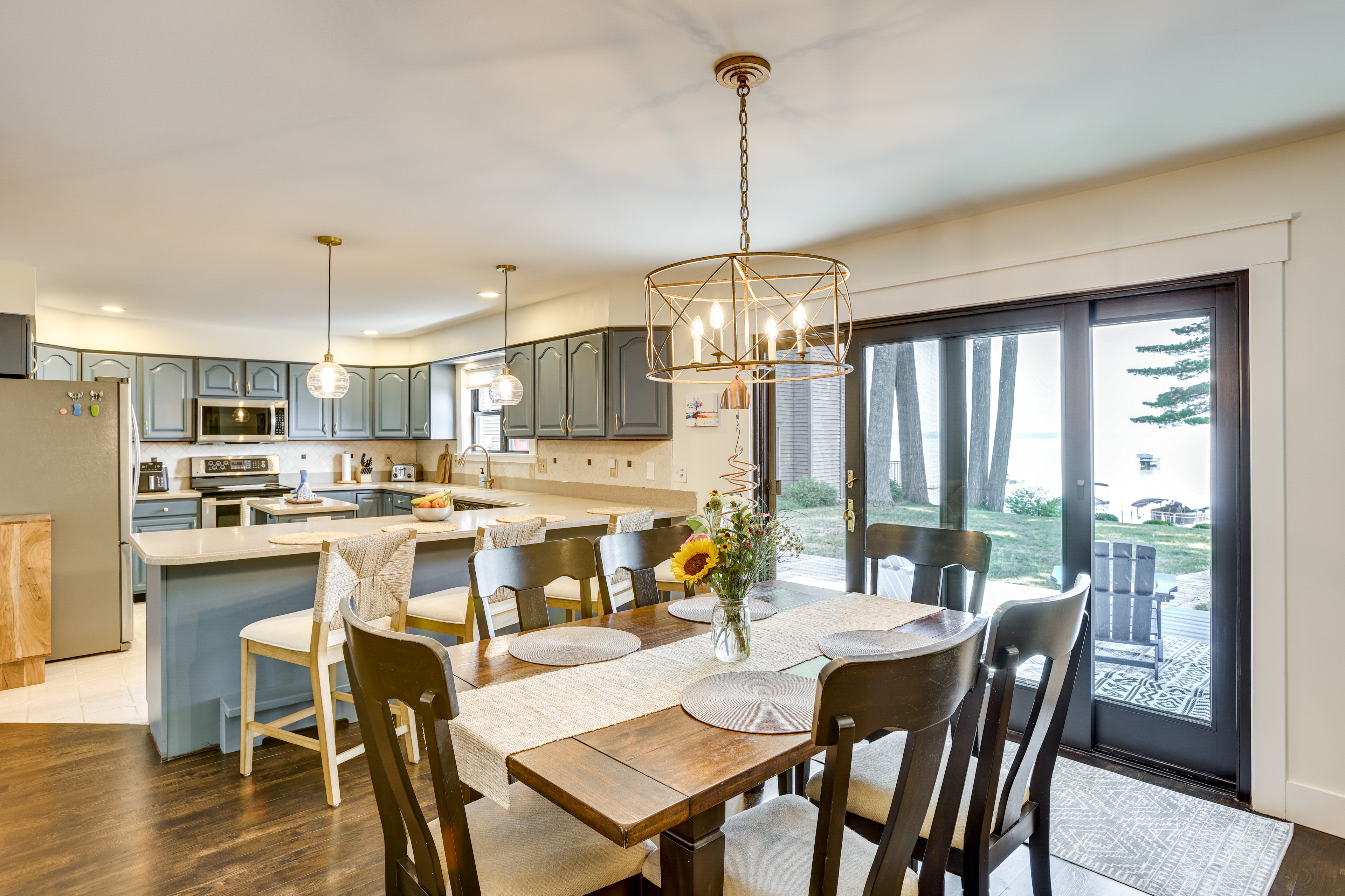 Swim, Fish & Boat: House on Stunning Higgins Lake!