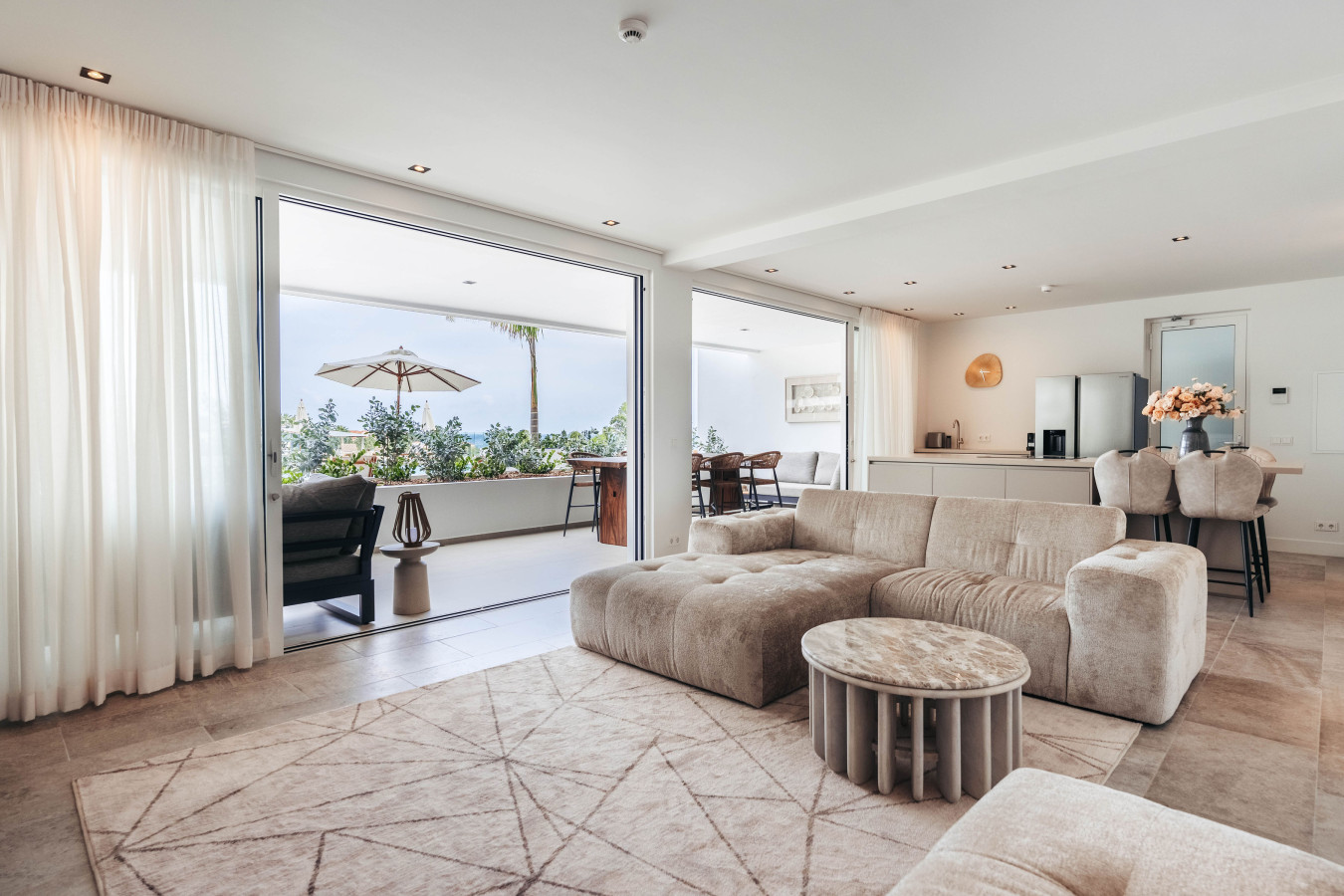 ONE Mambo Unit 2: Your Beachfront Condo by Bocobay