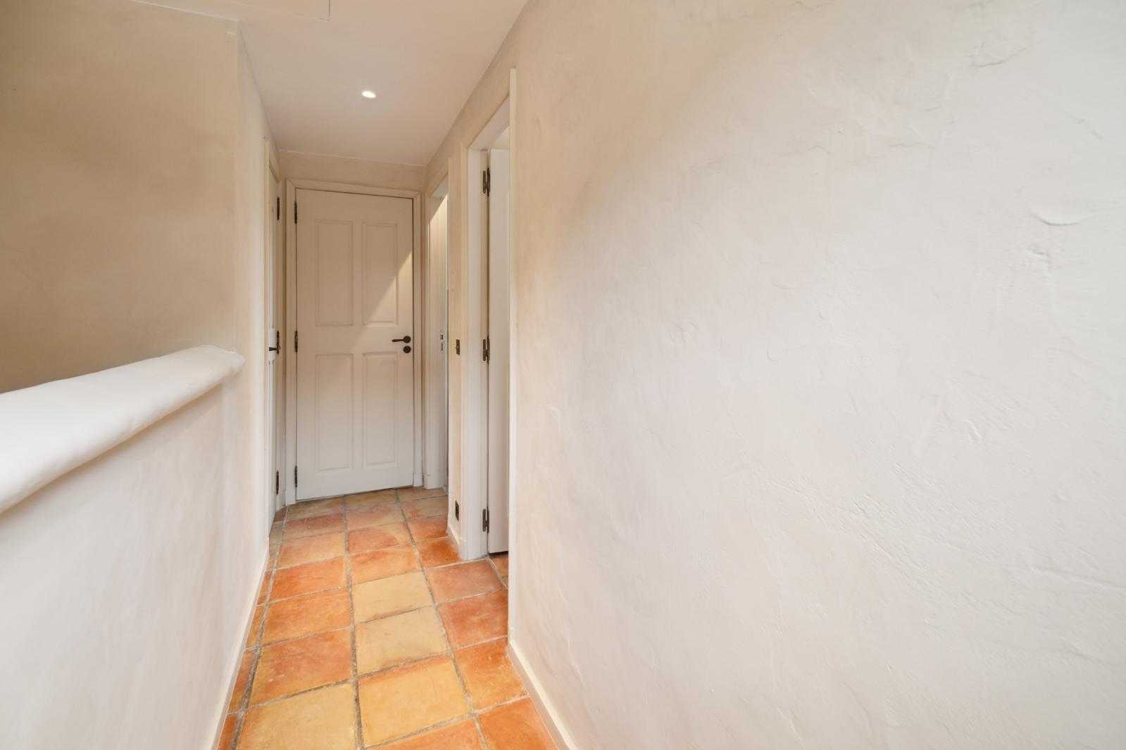 Luxury Saint-Tropez Villa – Pool, 9 Beds, Outdoor Lounge & Summer Kitchen Luxury Saint-Tropez Villa – Pool, 9 Beds, Outdoor Lounge & Summer Kitchen