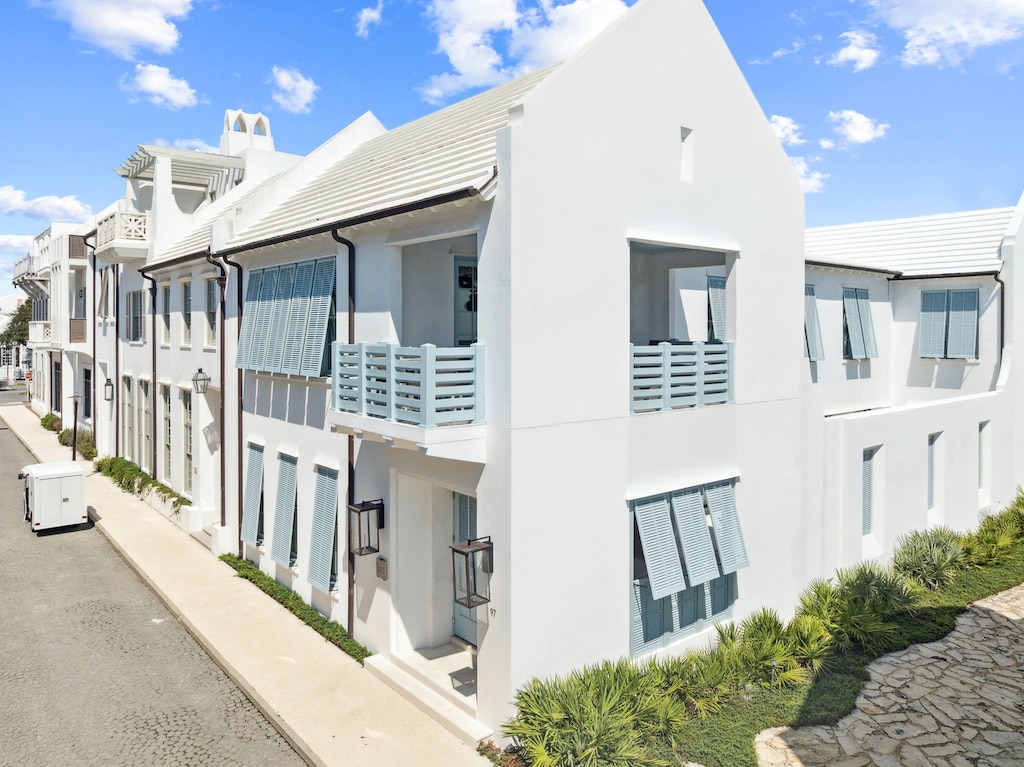 Array_97SouthCharlesSt-10