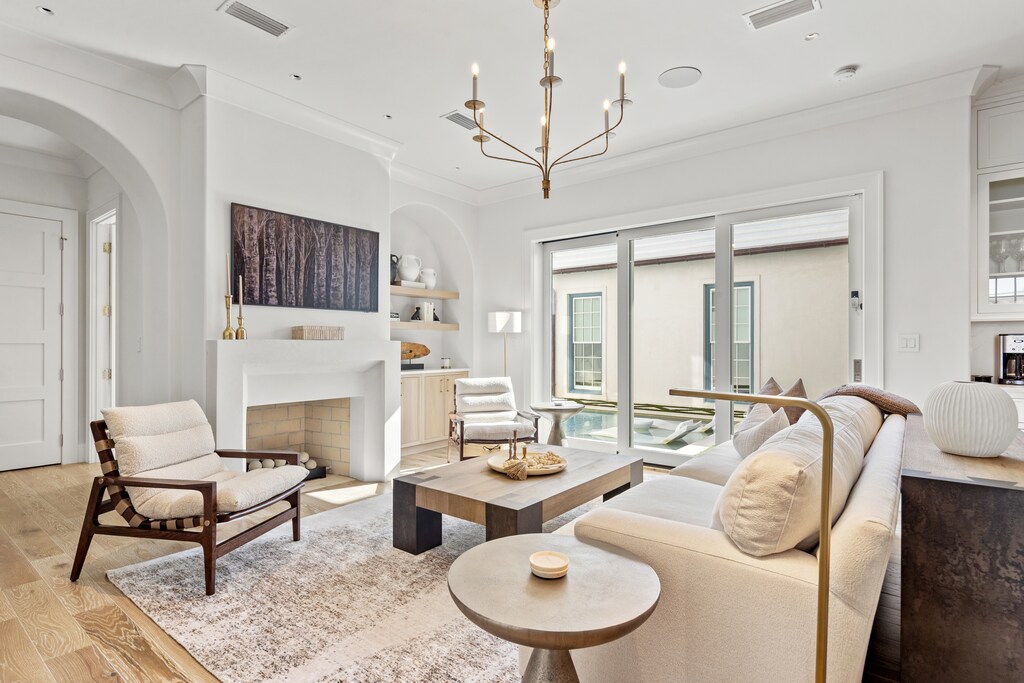 47 Whalebone Alley Photo 01