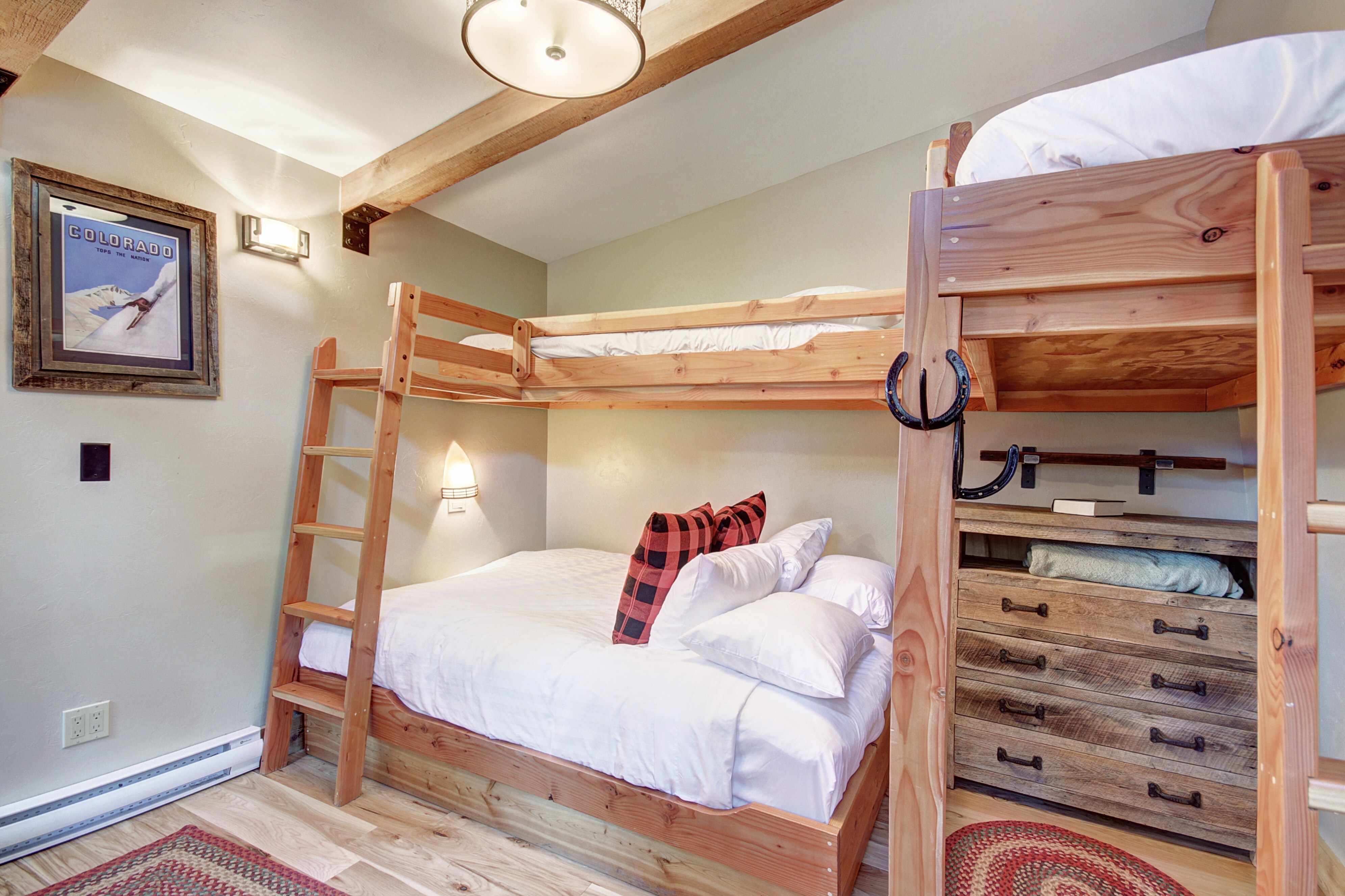 Bungalow bunk room with Twin over Queen bunks and Twin size sleeper chair - Arrow Darrow Breckenridge Vacation Rental