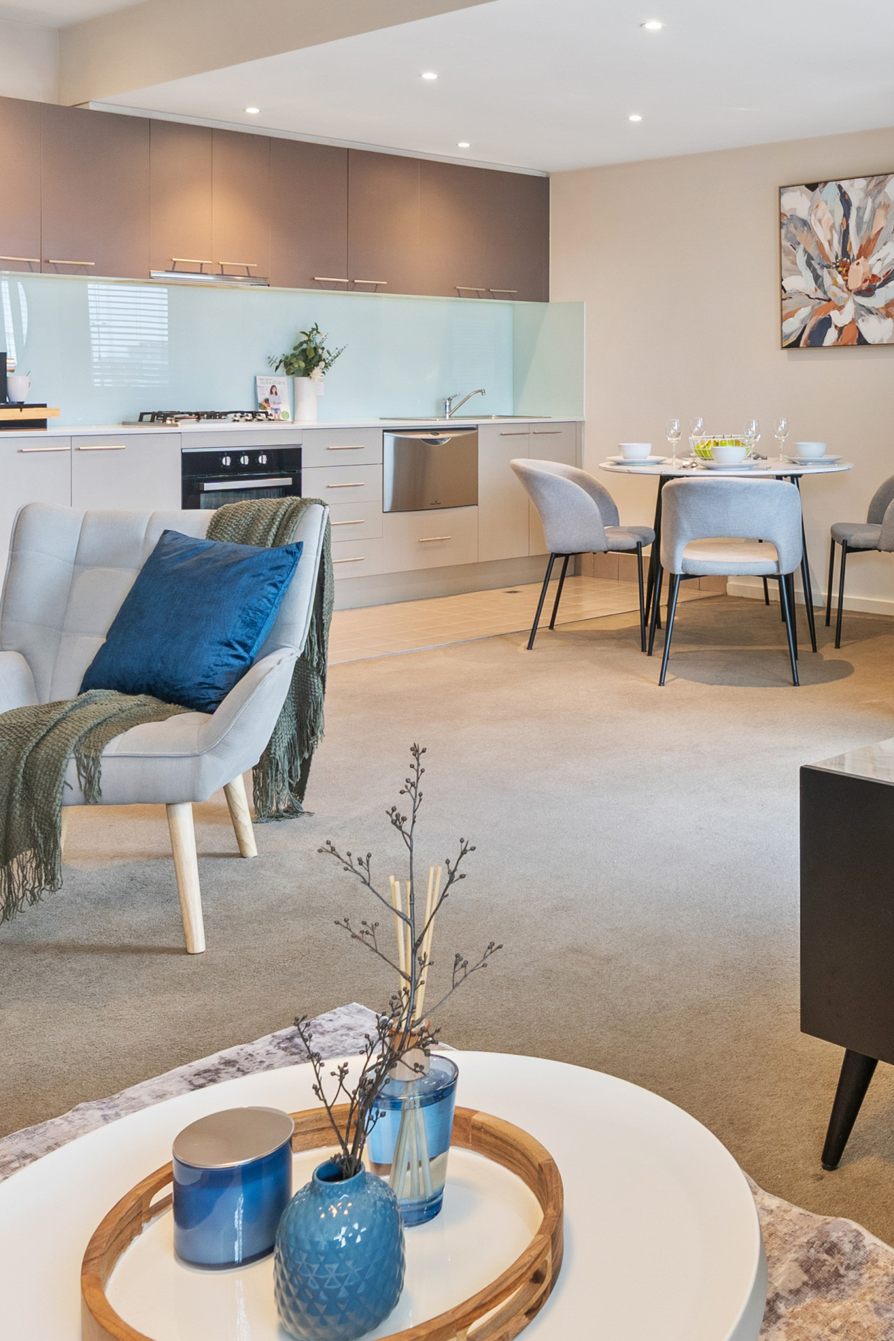 Supersized 2 bed in Central Bentleigh