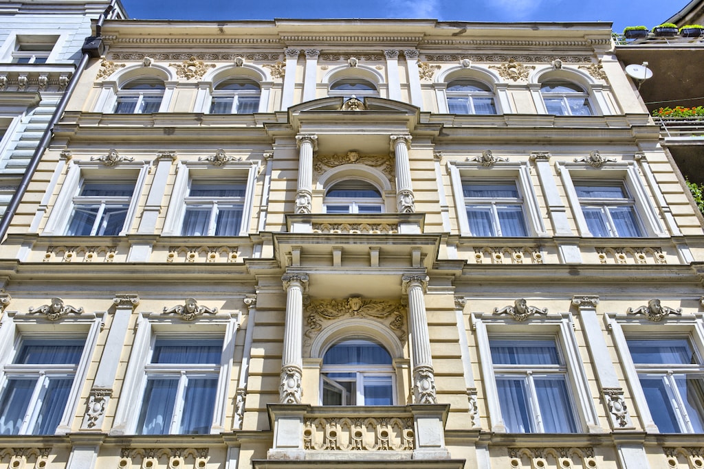 Apartment building