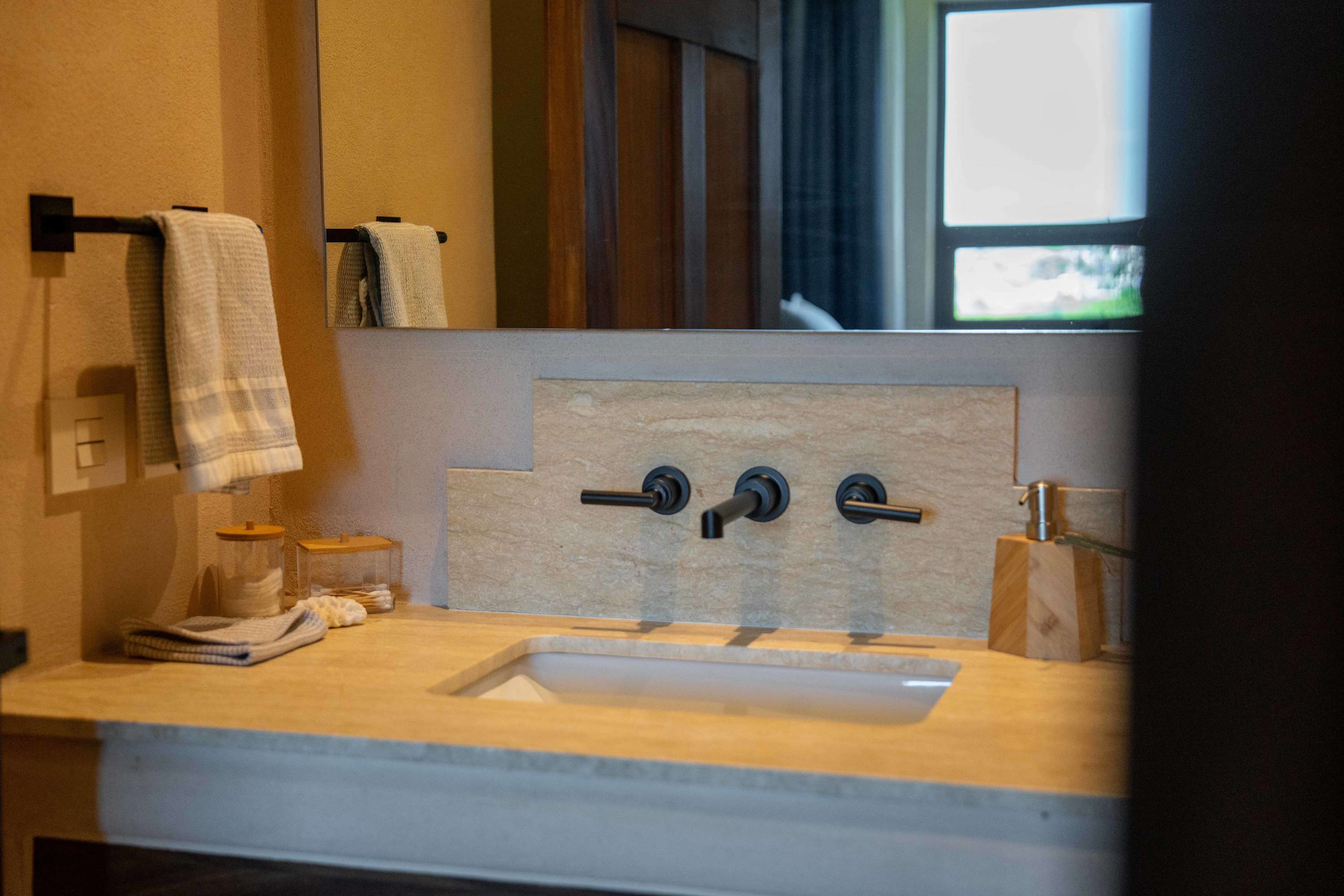 Stylish Condo | 4BR | Exclusive Family Stay