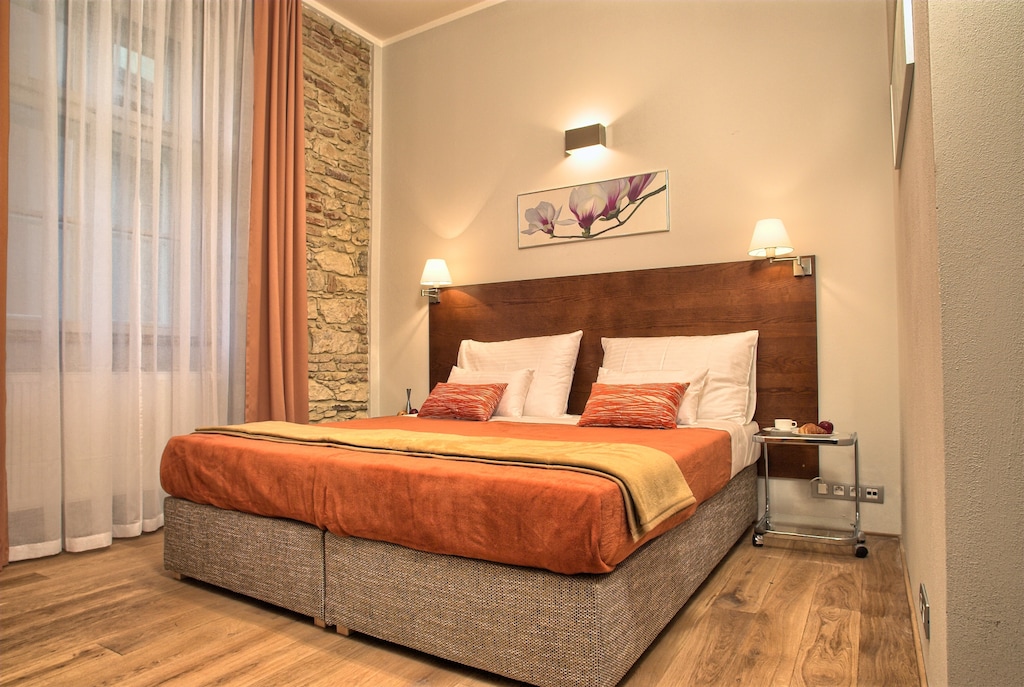 Bedroom with king-sized double bed