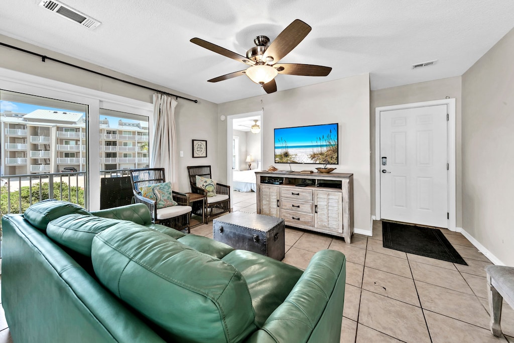 Welcome to Beachside Villas 823