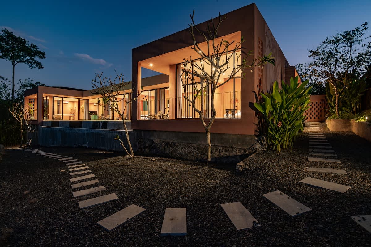 Villa Casa Sanding: 4BR w/ Infinity Pool & Views