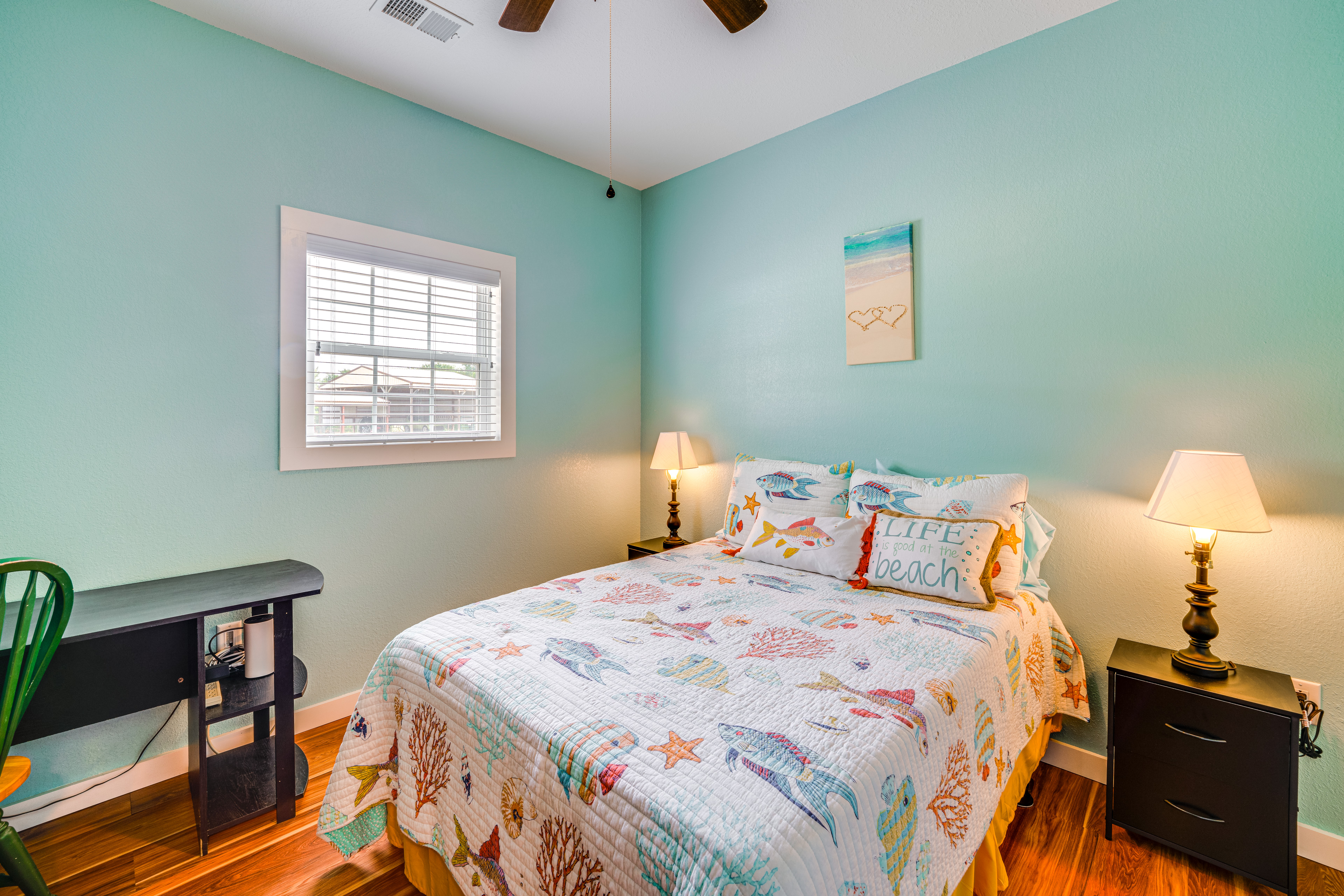 1 Mi to Lake Texoma Access: Home w/ Deck