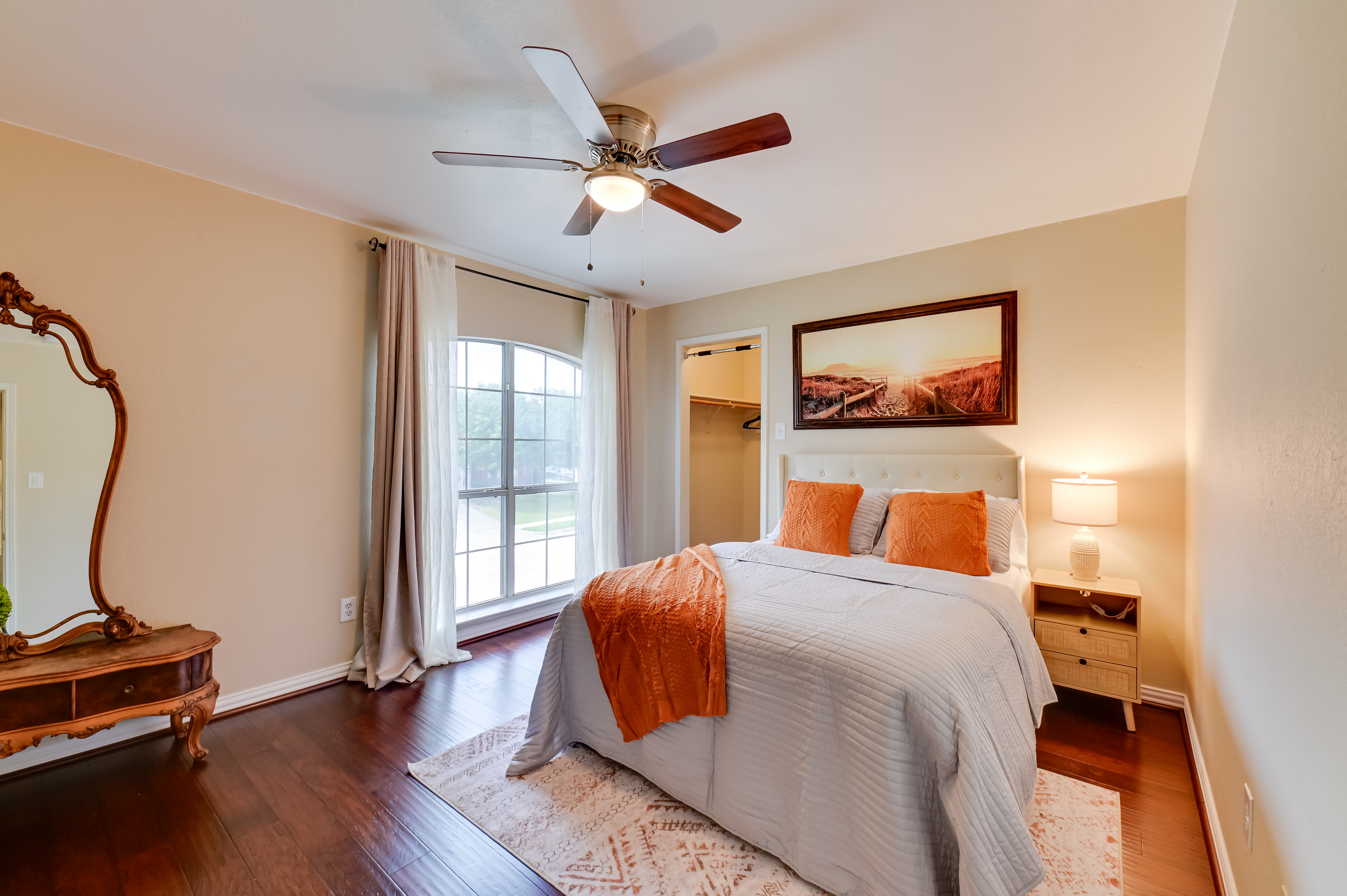 7 Mi to Lewisville Lake: Spacious Denton Home