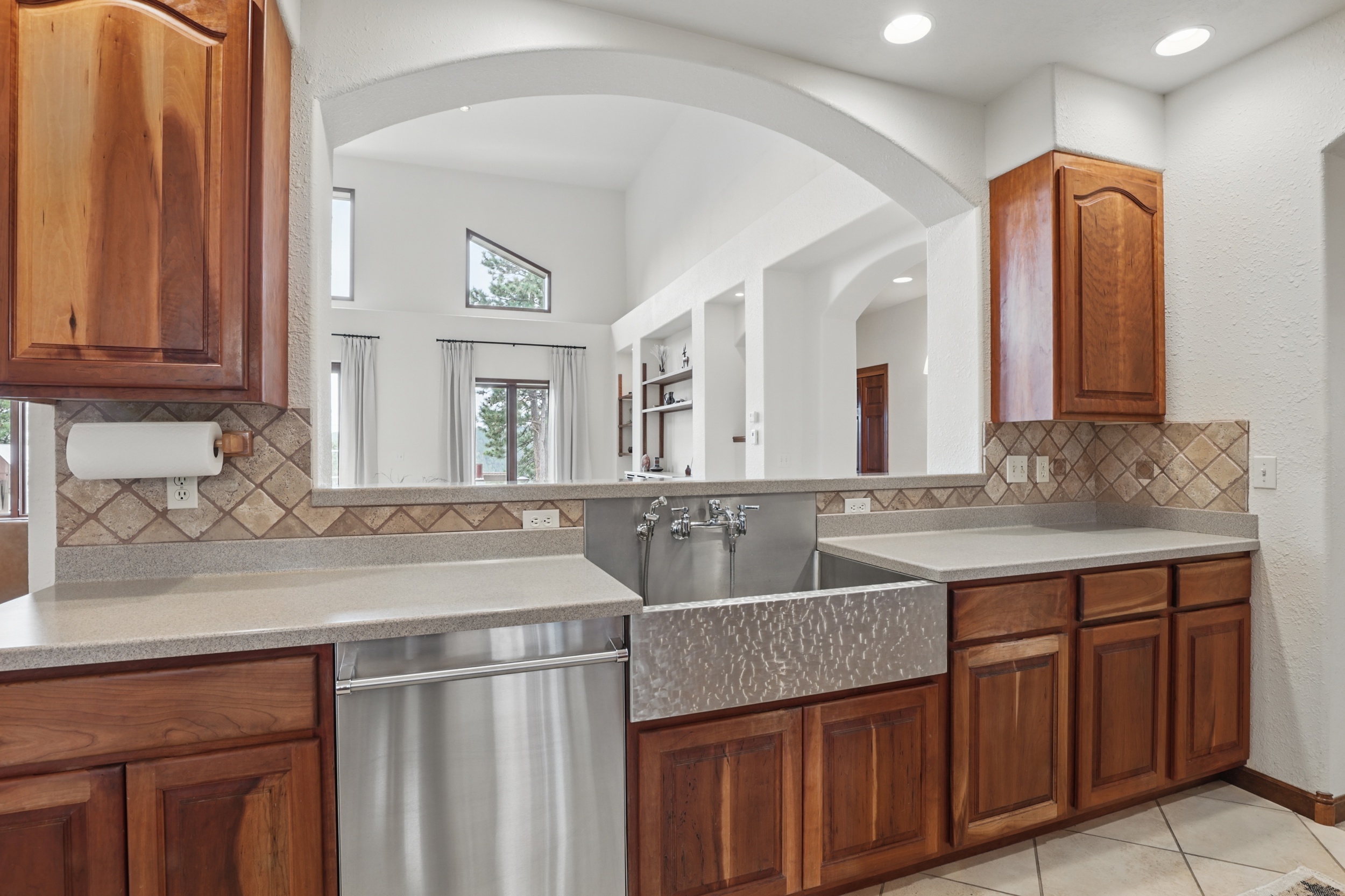 Luxe Villa • Expansive Yard • Near Rapid City